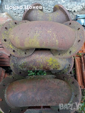 Продавам 5 бр. Стоманени колена ф 210 мм. със заварени фланци с D 360 мм.