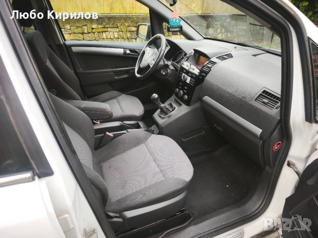 На части Opel Zafira B 1,8 Бензин, снимка 5 - Автомобили и джипове - 52433370