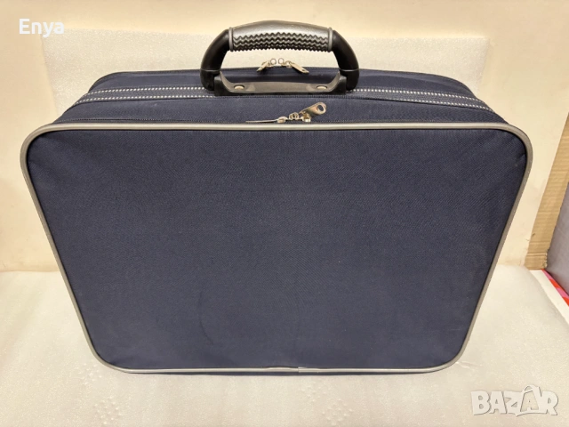 Комплект от два куфара с твърди стени - тъмносин цвят, снимка 4 - Куфари - 54125000
