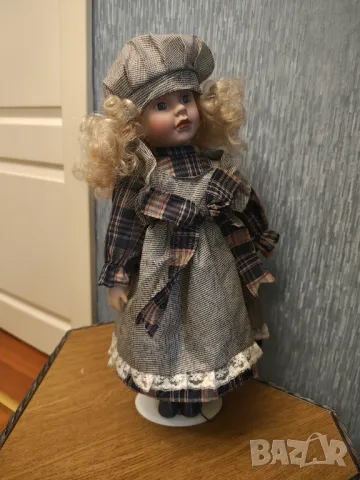 Колекционерска порцеланова кукла, снимка 2 - Колекции - 50317417