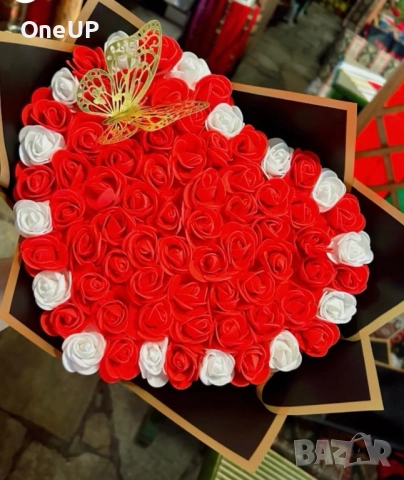 Подаръчни кутии и букети с рози, снимка 11 - Изкуствени цветя - 52393772