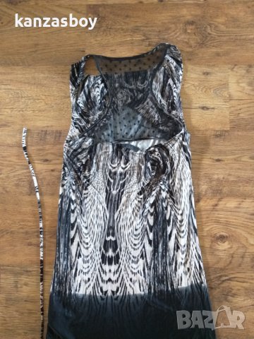 guess - страхотна рокля КАТО НОВА, снимка 10 - Рокли - 40683798