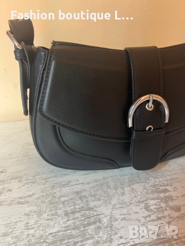 Черна кожена чанта за рамо с регулираща се дължина на дръжката и отделен джоб с цип на LC WAIKIKI 🖤, снимка 4 - Чанти - 51892979