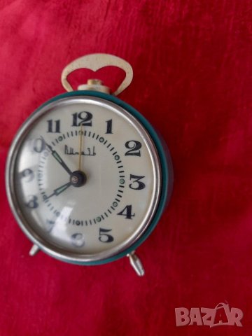 Стар Руски будилник-Витяз, снимка 3 - Антикварни и старинни предмети - 36953001