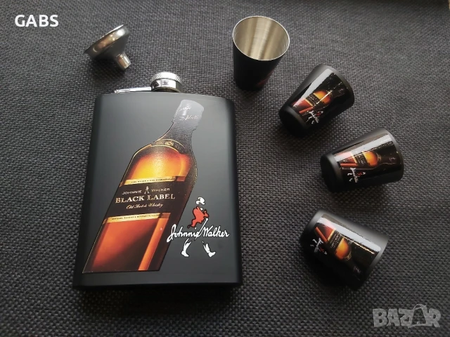 Подаръчен комплект манерка и чаши Johnnie Walker, снимка 2 - Подаръци за мъже - 50668209