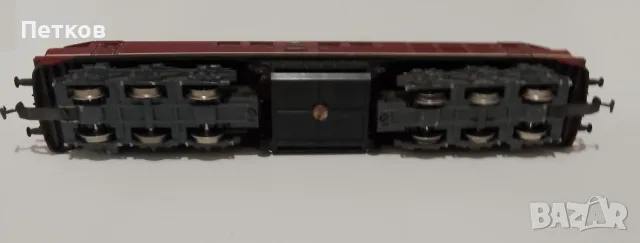 Дизелов локомтив BR-130 мащаб H0, снимка 5 - Колекции - 55994195