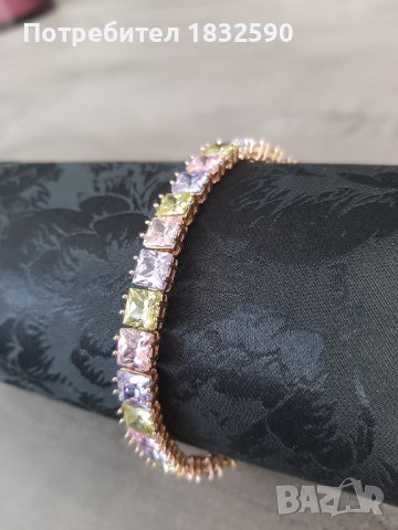 Гривна с цирконий