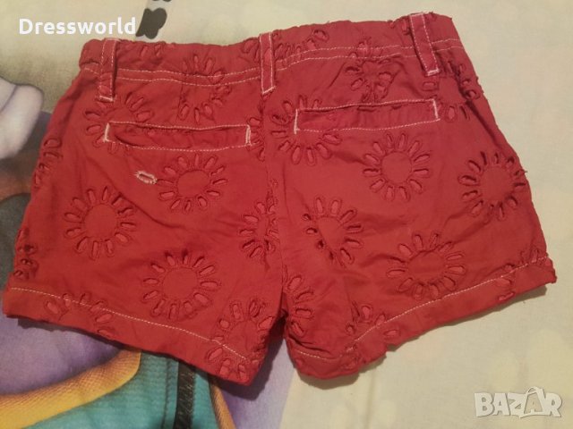 Червени къси панталони, рязана дантела 4 / 5 години, памук, снимка 2 - Детски панталони и дънки - 17536354