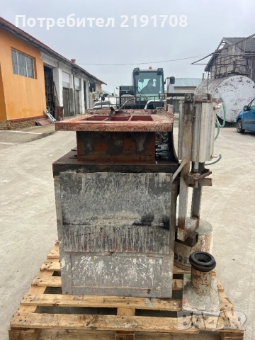 Продавам вибрационна машина за павета, снимка 5 - Други машини и части - 52806777