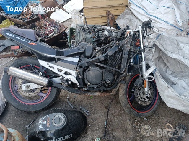 продавам мотор за части