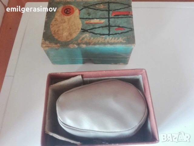 Пулверизатори - 2 броя и механична самобръсначка., снимка 17 - Антикварни и старинни предмети - 53756253