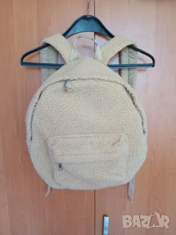 Пухена раница, снимка 3 - Раници - 49295335