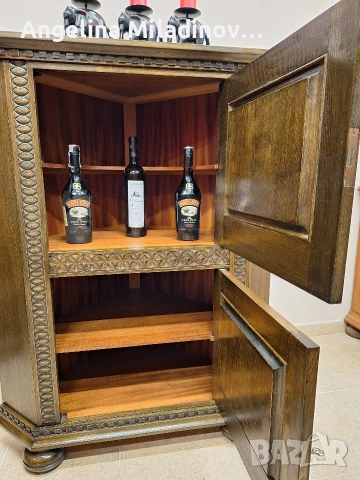 Винтидж ъглов шкаф с богата дърворезба , снимка 3 - Шкафове - 53366435