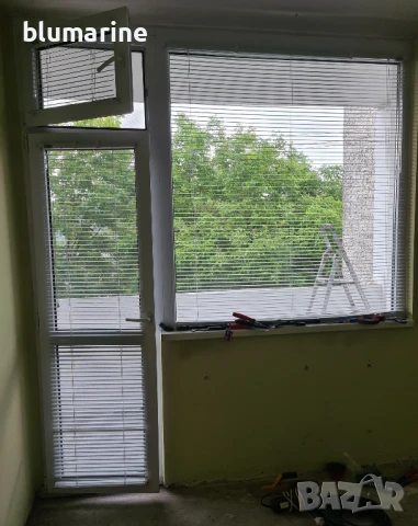 Вратопрозорец от PVC Salamander с Комарници, PVC перваз и Al щори