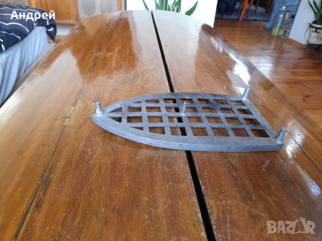 Стара поставка за ютия #8, снимка 3 - Други ценни предмети - 35322942