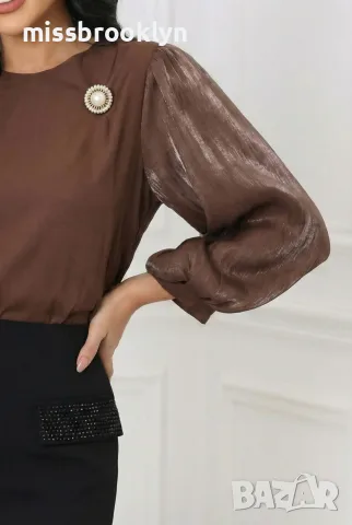 Блуза “Brown Royal Chic” – кафява блуза с ефектни прозрачни ръкави и брошка арт.5076, снимка 2 - Блузи с дълъг ръкав и пуловери - 55821571