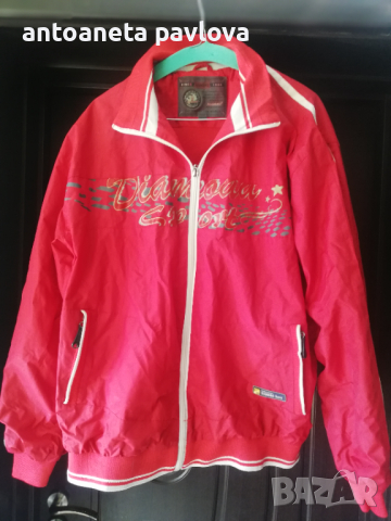 Спортно горнище в червено