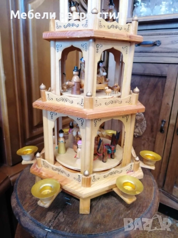 Красива многоетажна коледна пирамида от естествено дърво. Изработена с фини дърворезби и фигурки., снимка 5 - Декорация за дома - 52803137