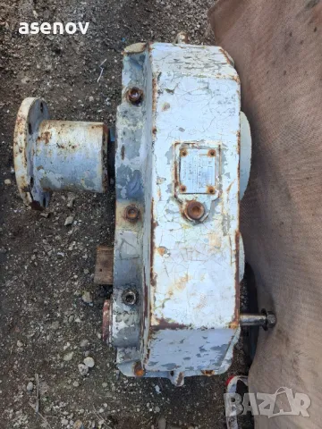 редуктор Ц24 200-40.21, снимка 2 - Електродвигатели - 50281373