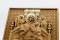 Позлатена релефна икона Св. Богородица Всецарица от дъб, снимка 7