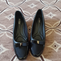 Черни обувки , снимка 2 - Дамски ежедневни обувки - 44695128