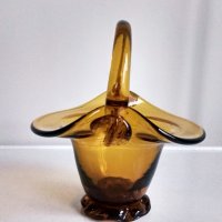 Стъклена бонбониера от СОЦА. Масивна с форма на кошничка. , снимка 1 - Декорация за дома - 44373458