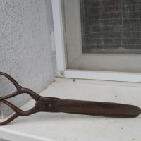 Стара кована ножица, снимка 1 - Антикварни и старинни предмети - 44716244