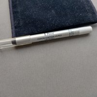 Christian Dior Universal Lipliner Pencil #001 0.8 g / 0.02 , снимка 1 - Декоративна козметика - 34157854