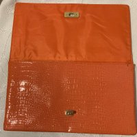 Дамска чанта H&M оранжева / Чанта клъч H&M/ оранжева чантичка H&M, еко кожа, златиста закопчалка, снимка 5 - Чанти - 38899896