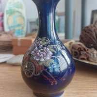 порцеланова синя вазичка от Португалия, снимка 1 - Вази - 40753841