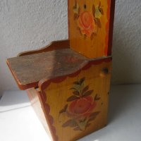Дървена стара кутия за стена с капак, рисувана, снимка 6 - Други ценни предмети - 29729528