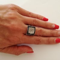 Сребърен пръстен  с черни и бели цирконий - 925 сребро 