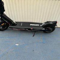 ducati pro lll 3 / electric scooter електрическа тротинетка -цена 1120 лв -купувана е нова , има каш, снимка 6 - Скейтборд, ховърборд, уейвборд - 42511332