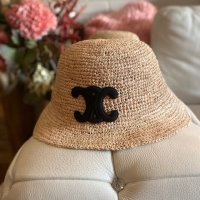 Шапка Celin raffia*налична*Celine TRIOMPHE hat in raphia natural white/ Black, снимка 2 - Шапки - 42424993