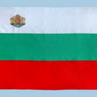 Българско знаме с герб 70х120см, снимка 1 - Български сувенири - 31865777