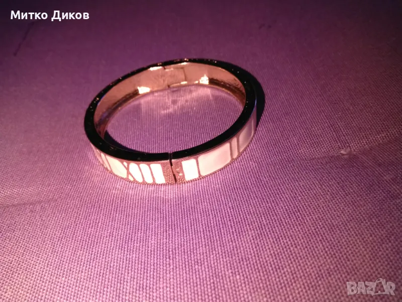 Женска гривна позлатена емайлирана тип  Сваровски с числа римски от  I до XII нова, снимка 1