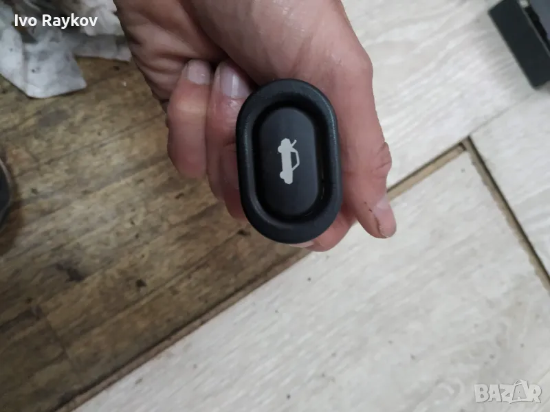 Бутон за багажник 4733440 Saab 9-3 i, снимка 1