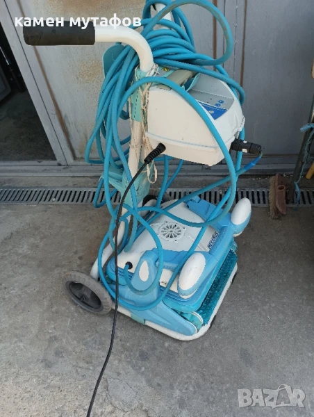 робот за почистване на басейни zodiac , снимка 1