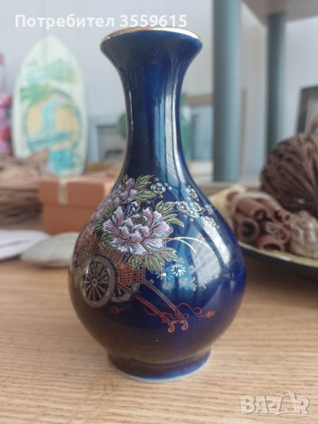 порцеланова синя вазичка от Португалия, снимка 1