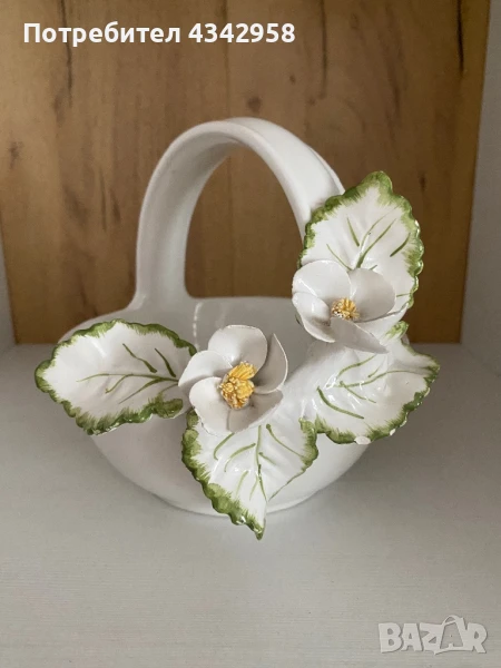 Ваза с жасминови цветя.Италия, снимка 1