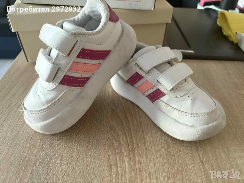 Детски маратонки Adidas, снимка 1