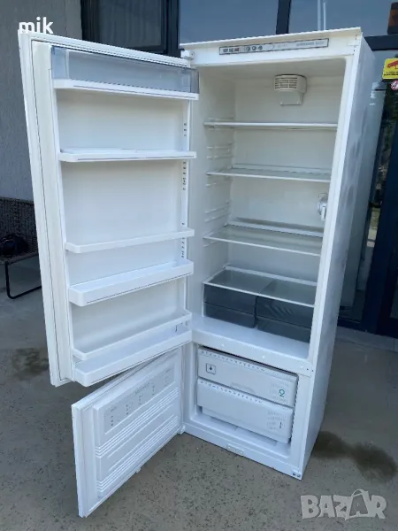Хладилник за вграждане с фризер Либхер с 2 мотора, снимка 1