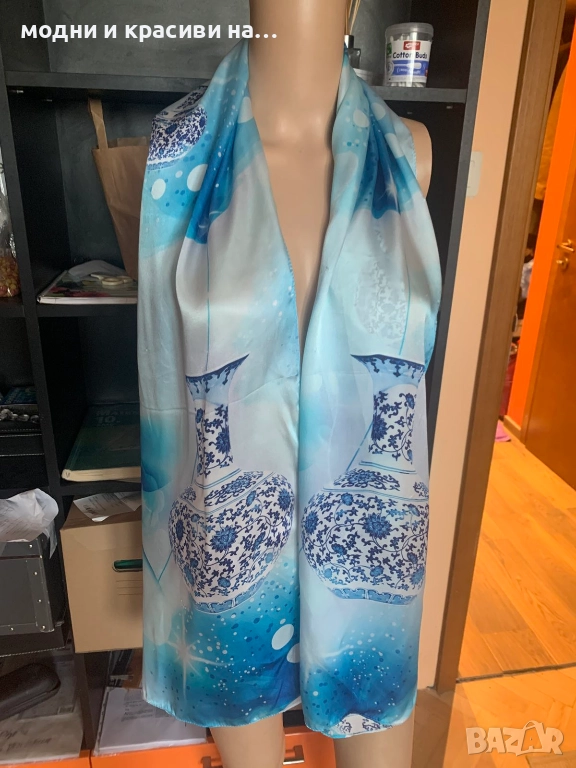 Красив копринен шал в синята гама, снимка 1