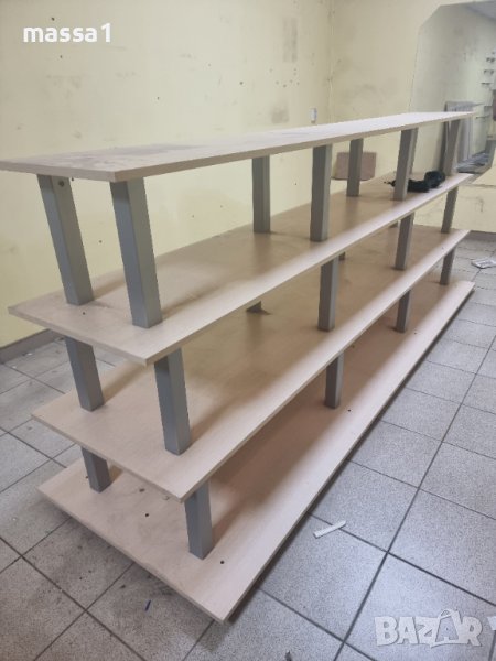 Пирамидални дървени стелажи. 2 бр. в Оборудване за магазин в гр. Русе ...