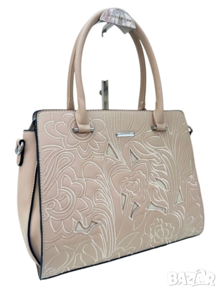 Елегантна дамска чанта с флорален релеф, снимка 1