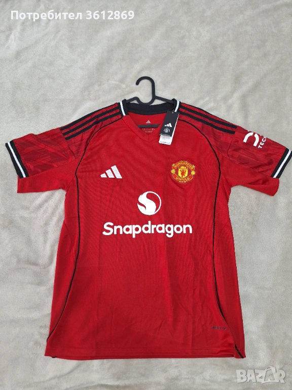 Домакински екип (тениска) на Манчестър Юнайтед сезон 25/26, снимка 1
