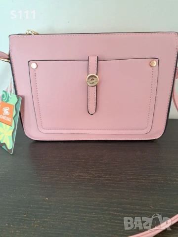 Чисто нова прекрасна чантичка в розово за през рамо