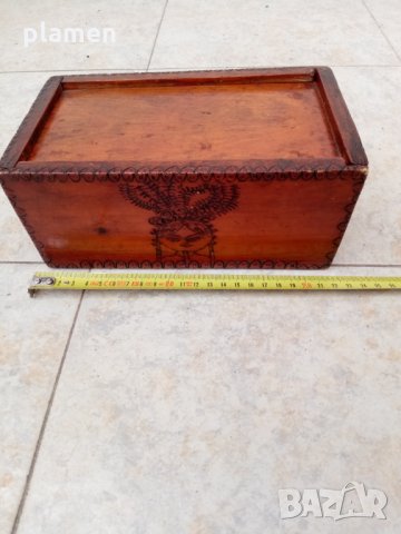 Стара дървена кутия, снимка 1 - Антикварни и старинни предмети - 31539091