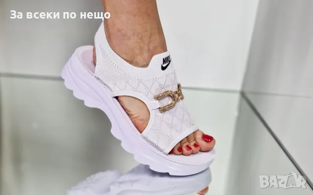 Nike Дамски Бели Сандали С Метален Акцент Найк Код P595, снимка 3 - Сандали - 50427719