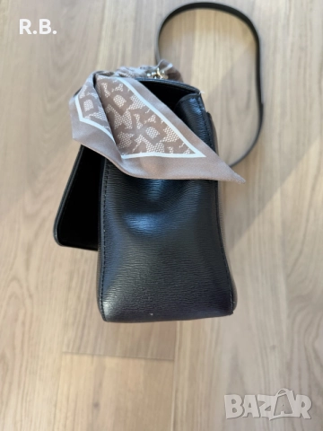 DKNY дамска чанта, снимка 4 - Чанти - 56333941